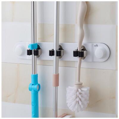 Soporte Para Escobas y Trapeadores Bathlux