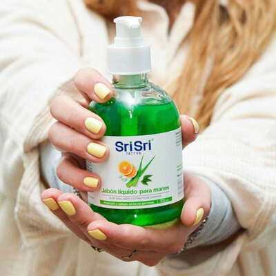 Sri Sri  Tattva Jabon Liquido para Manos Aloe, Neem, y Extracto de Naranja