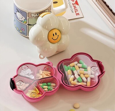 Pastillero con 4 Divisiones con Forma de Flor