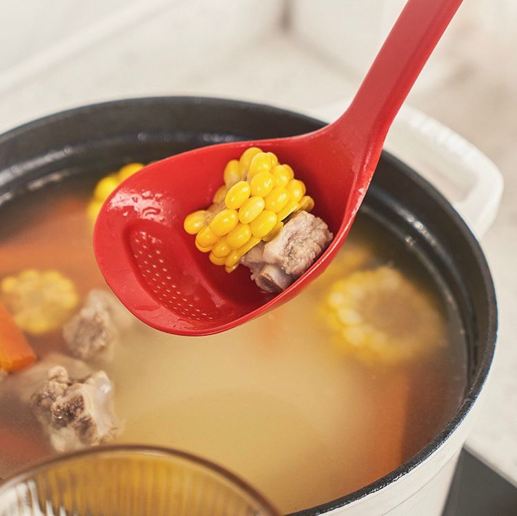 Cucharón Con Colador Rojo