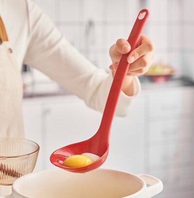 Cucharón Con Colador Rojo