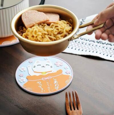 Almohadilla Posa Pava de Silicona Maneki Neko 11.5cm - 1 pza