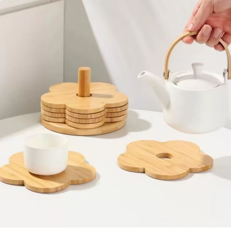 Posa Vaso de Madera x 4 con Soporte Diseño Flor de Ciruela - 12*12 cm