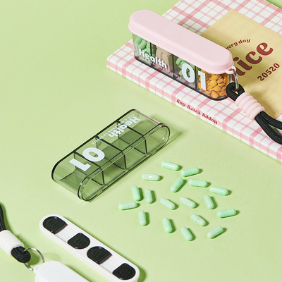 Pastillero con 4 Divisiones