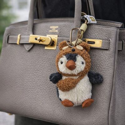 Colgante de Peluche Pingüino con Sombrero Oso