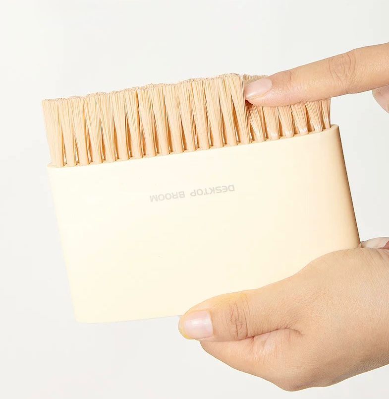 Tacho de Plástico /Escoba con Adhesivo Naranja