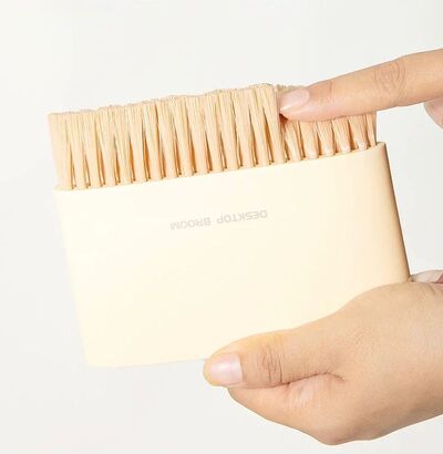 Tacho de Plástico /Escoba con Adhesivo Naranja