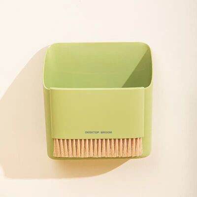 Tacho de Plástico /Escoba con Adhesivo Verde