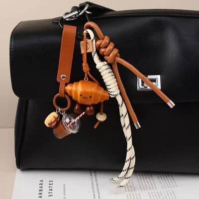 Colgante de Peluche Medialuna + Accesorios