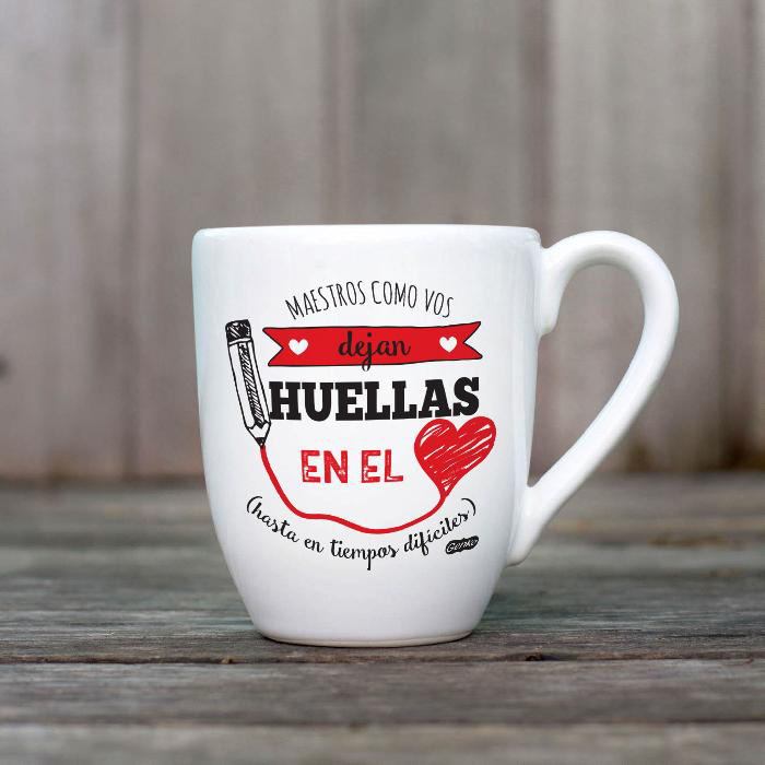 Taza de Cerámica Blanca-Huellas en el Corazon