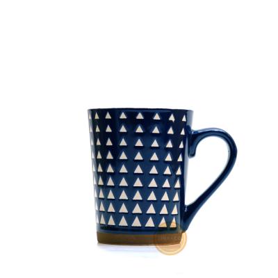 Taza de Ceramica Azul con Diseño Tribal en Blanco