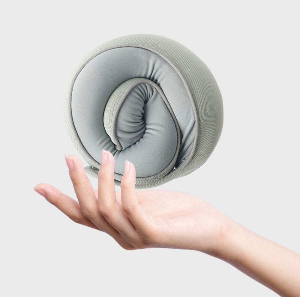 Almohada de Viaje Con Antifaz & Tapones + Bolsa Gris